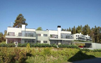 Leverans och montage av balkongräcken, inglasningar och entredörrar på 4 st hus med 16 st lägenheter.
Brf. Önebacken Frösön.