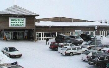 Konsum Storlien: Leverans och montage av entré och fasadpartier med skjut dörrsautomatik (dubbelflyglig och teleskopstyrda) inkl.glas, samt skyddsjalusier till Systembolagsutlämning.