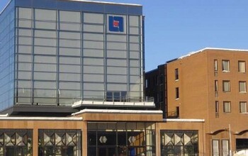 Länsförsäkringsbolagets nya kontor som är byggt ovan på teatern: Schüco aluminiumfasader med energi ,solskydd och självrengörande glas.