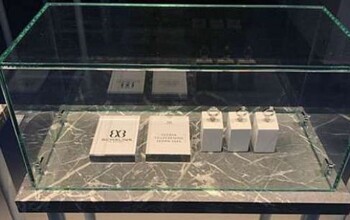 Obj. Safira Kungsgatan Göteborg
Detta arbete har vi utfört tillsammans med Granit&Form i Ås
6 mm härdat glas och uv-limmade hörn samt kromade fästen och beslag.